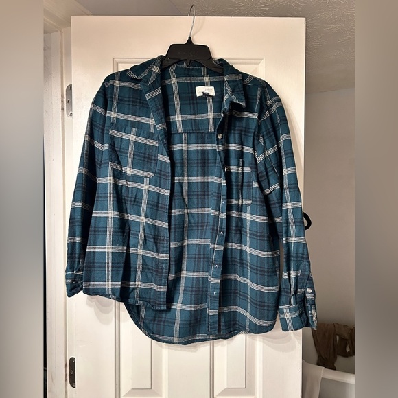 Dark Green Universal Thread Flannel - Picture 1 of 5